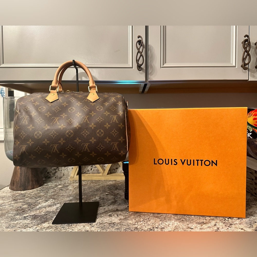 NOT FOR SALE Louis Vuitton Monogram Speedy 30 , Chipped